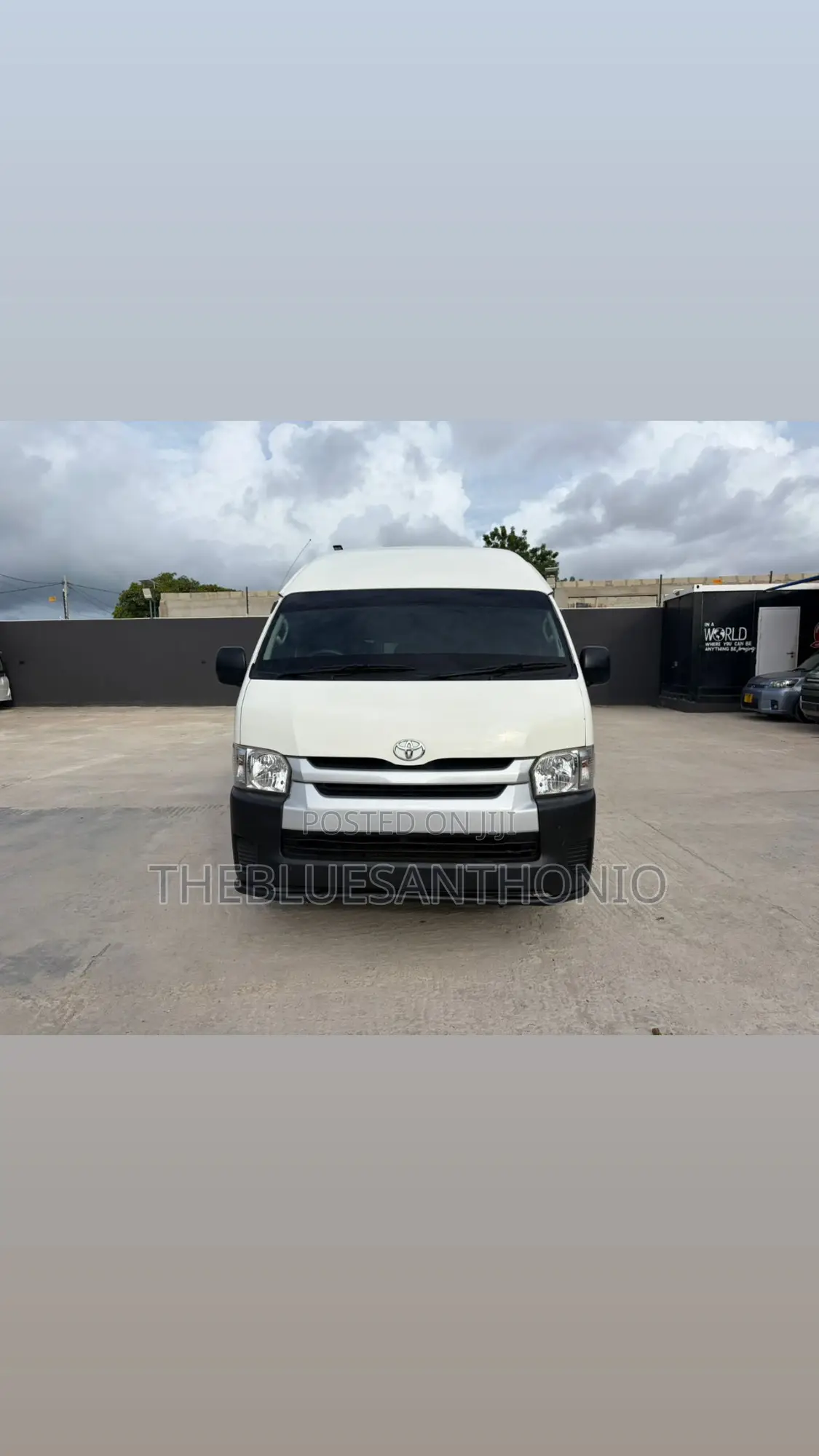 Toyota HiAce 2023 White