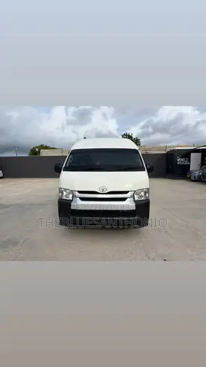 Toyota HiAce 2023 White