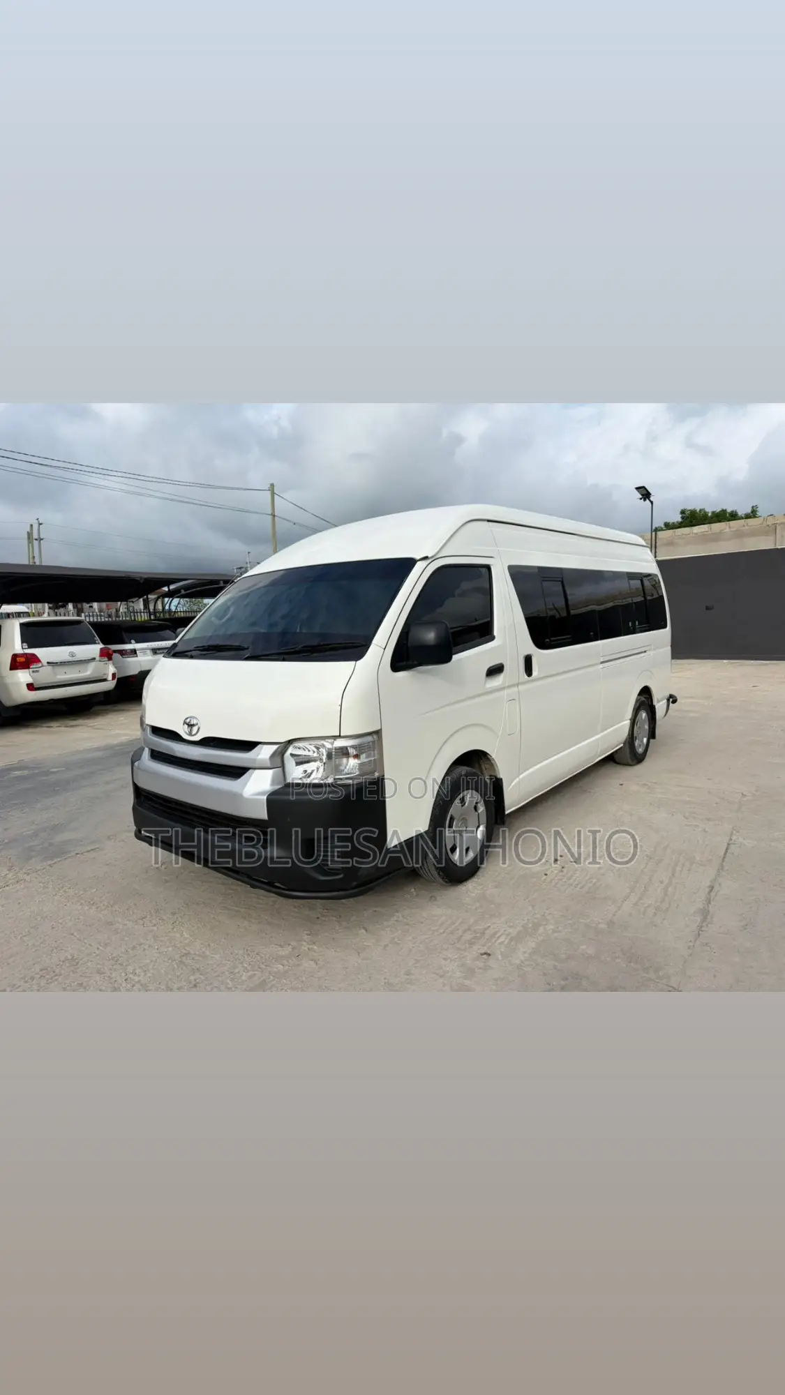 Toyota HiAce 2023 White
