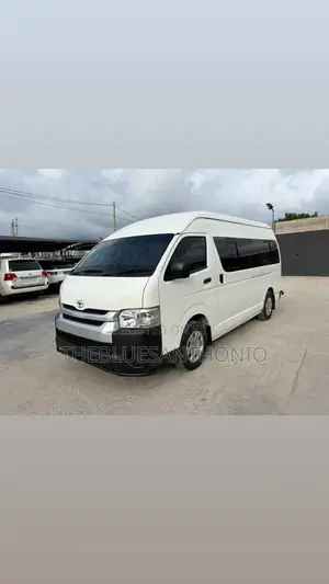 Toyota HiAce 2023 White