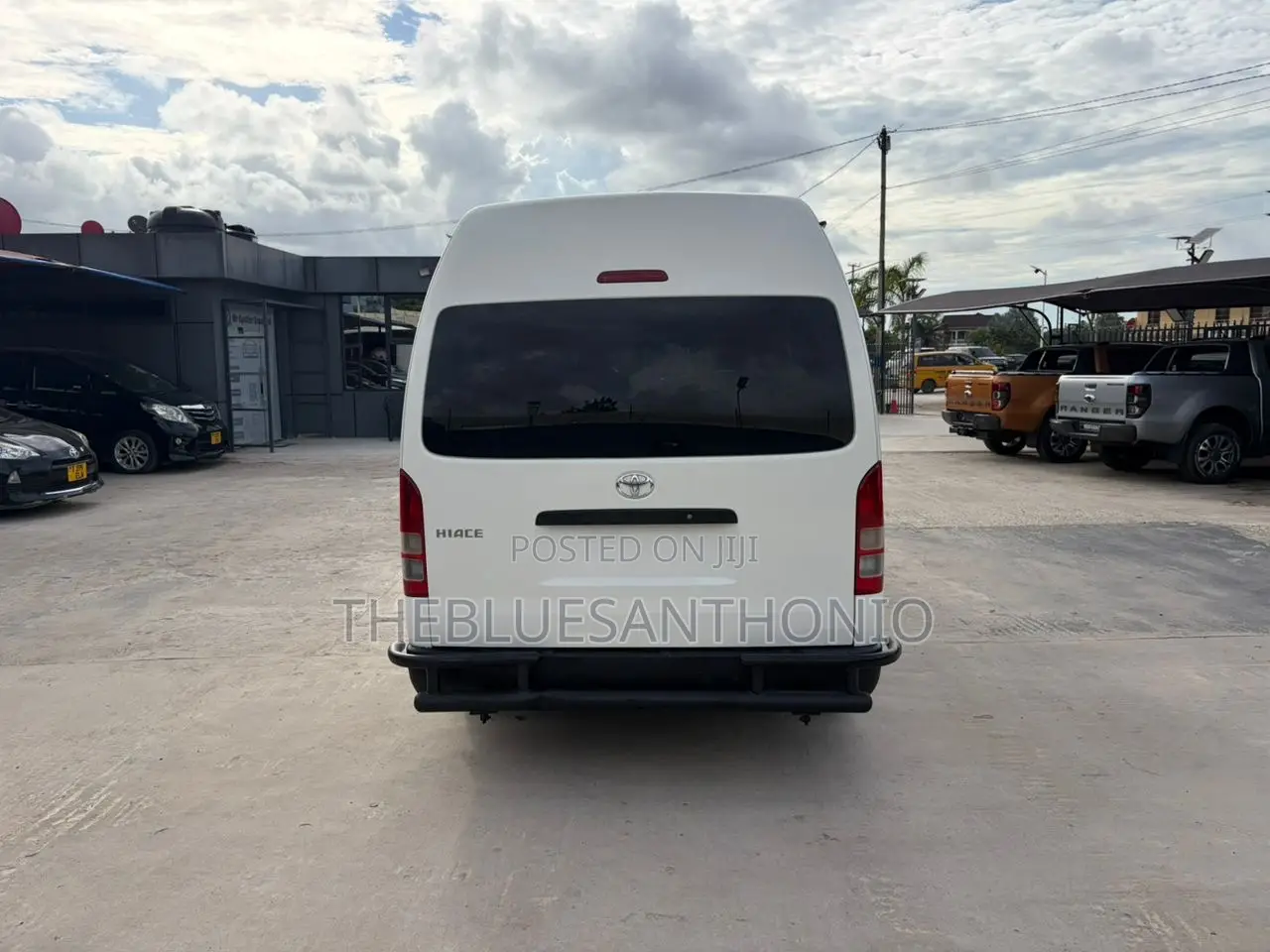 Toyota HiAce 2023 White