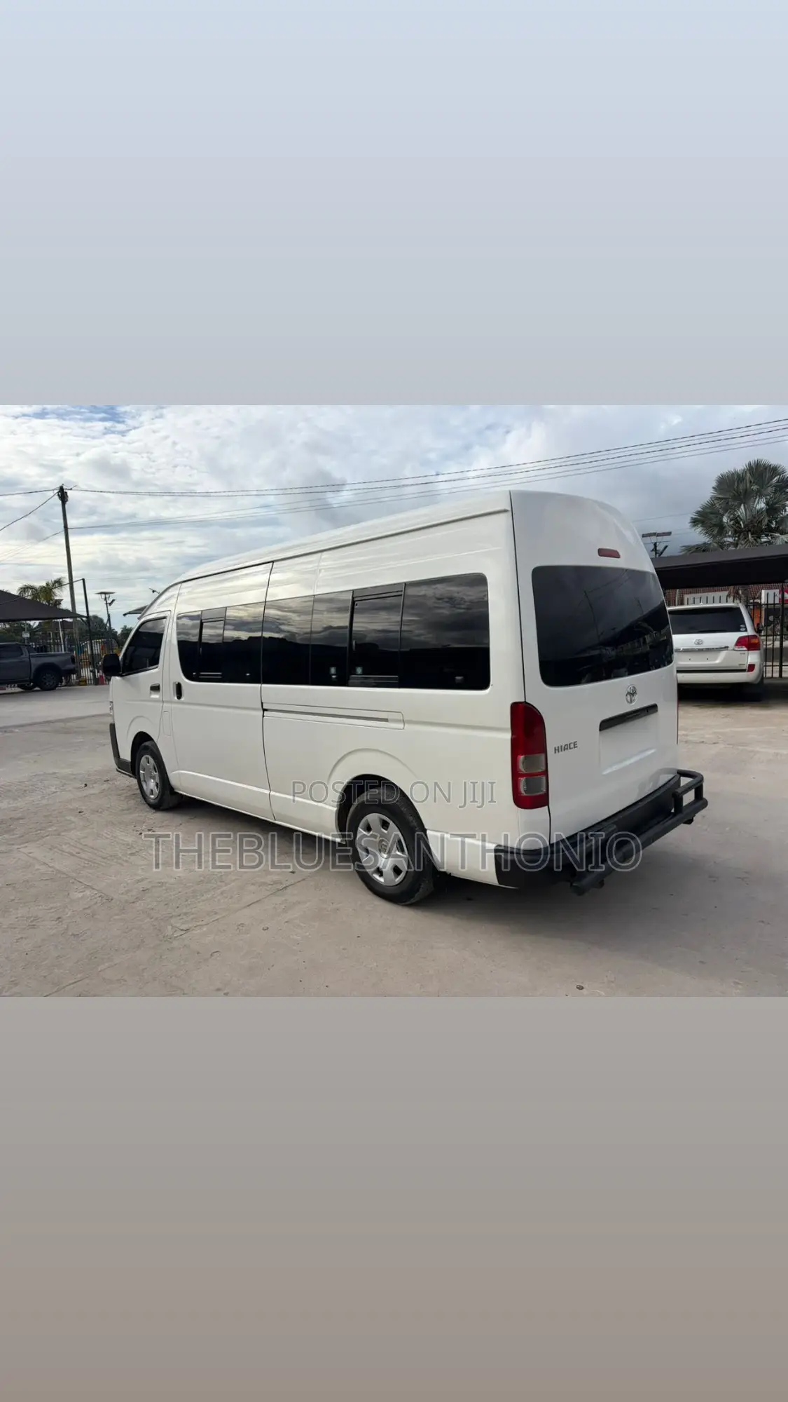 Toyota HiAce 2023 White