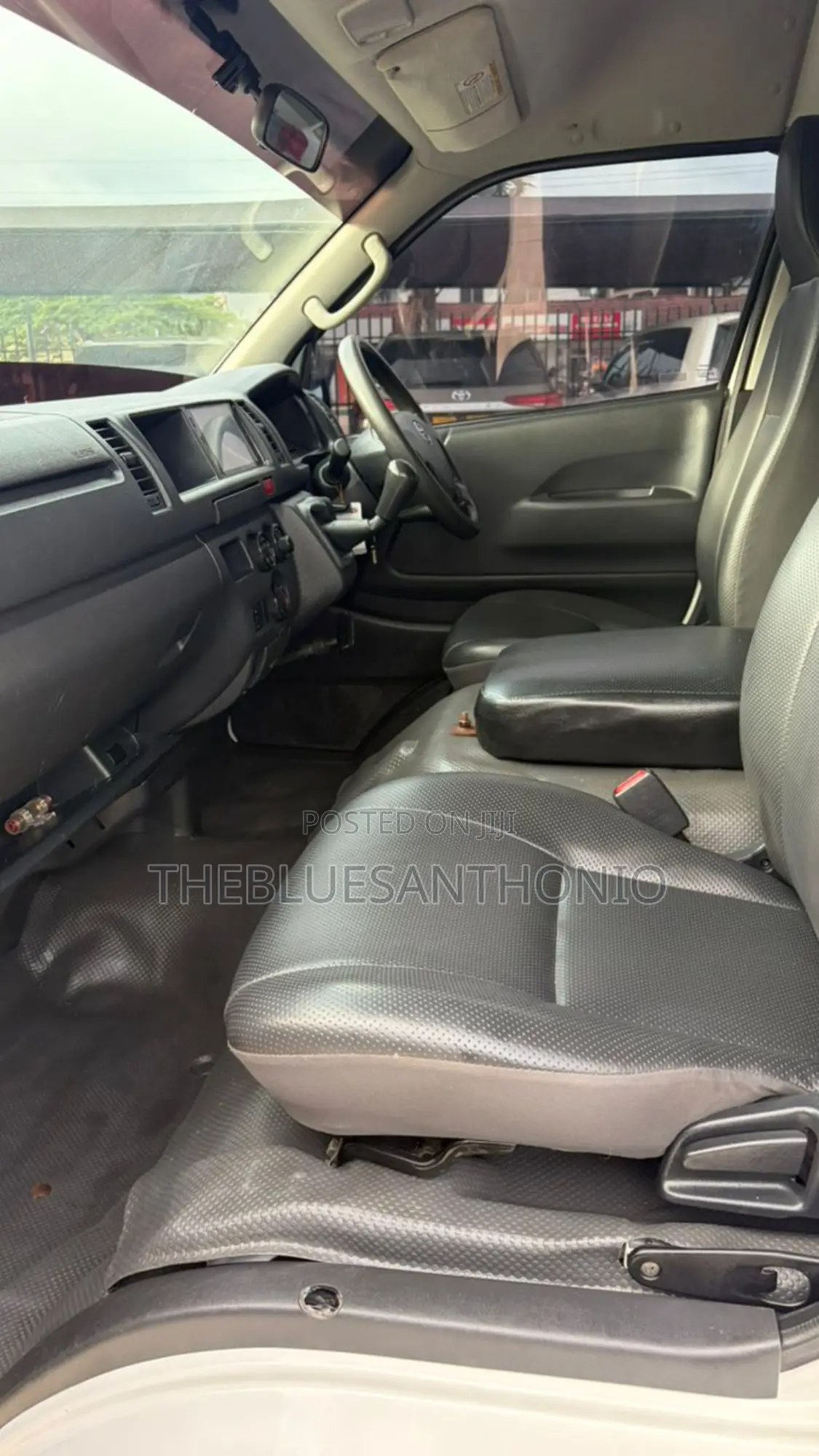 Toyota HiAce 2023 White