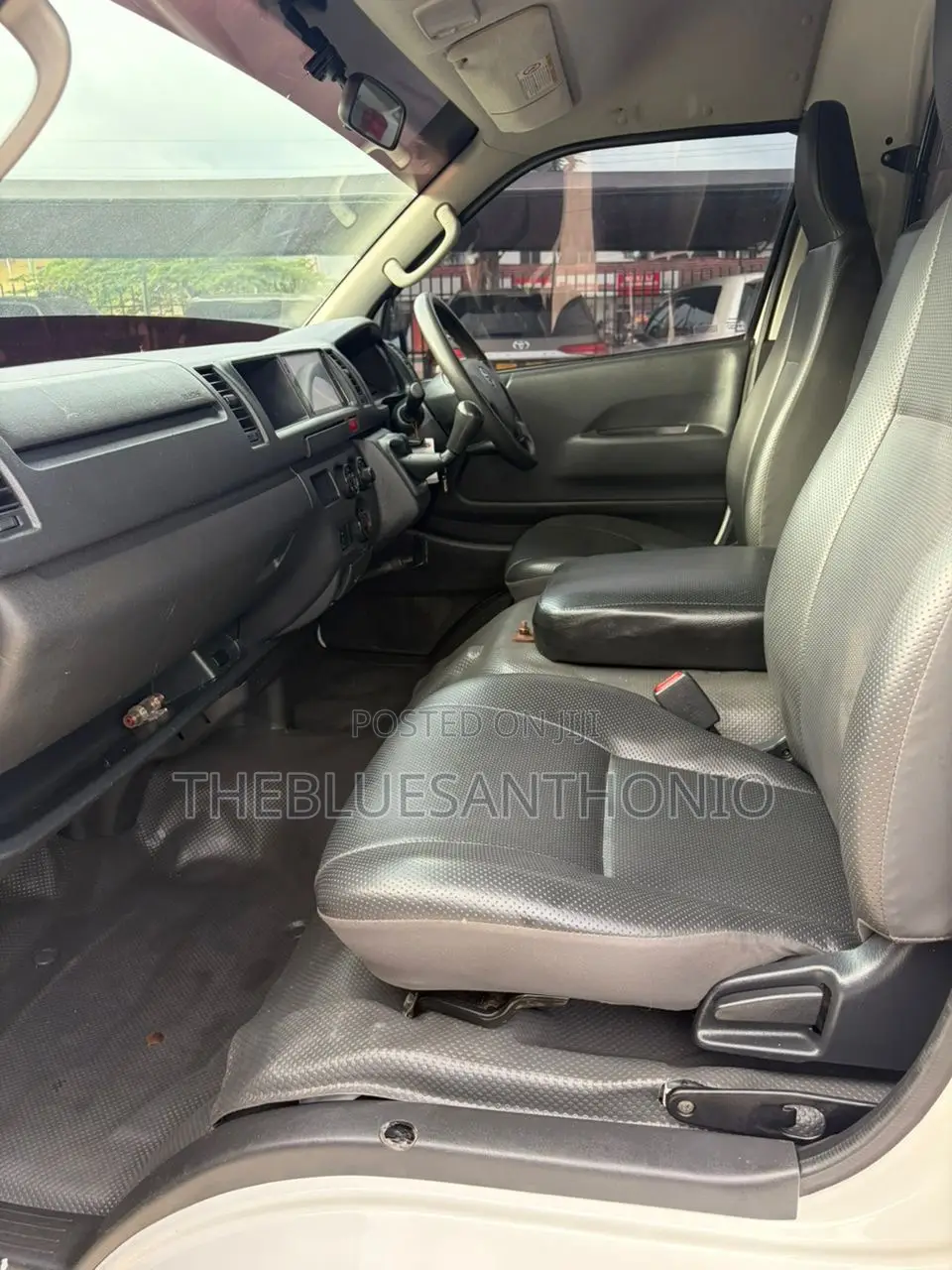 Toyota HiAce 2023 White