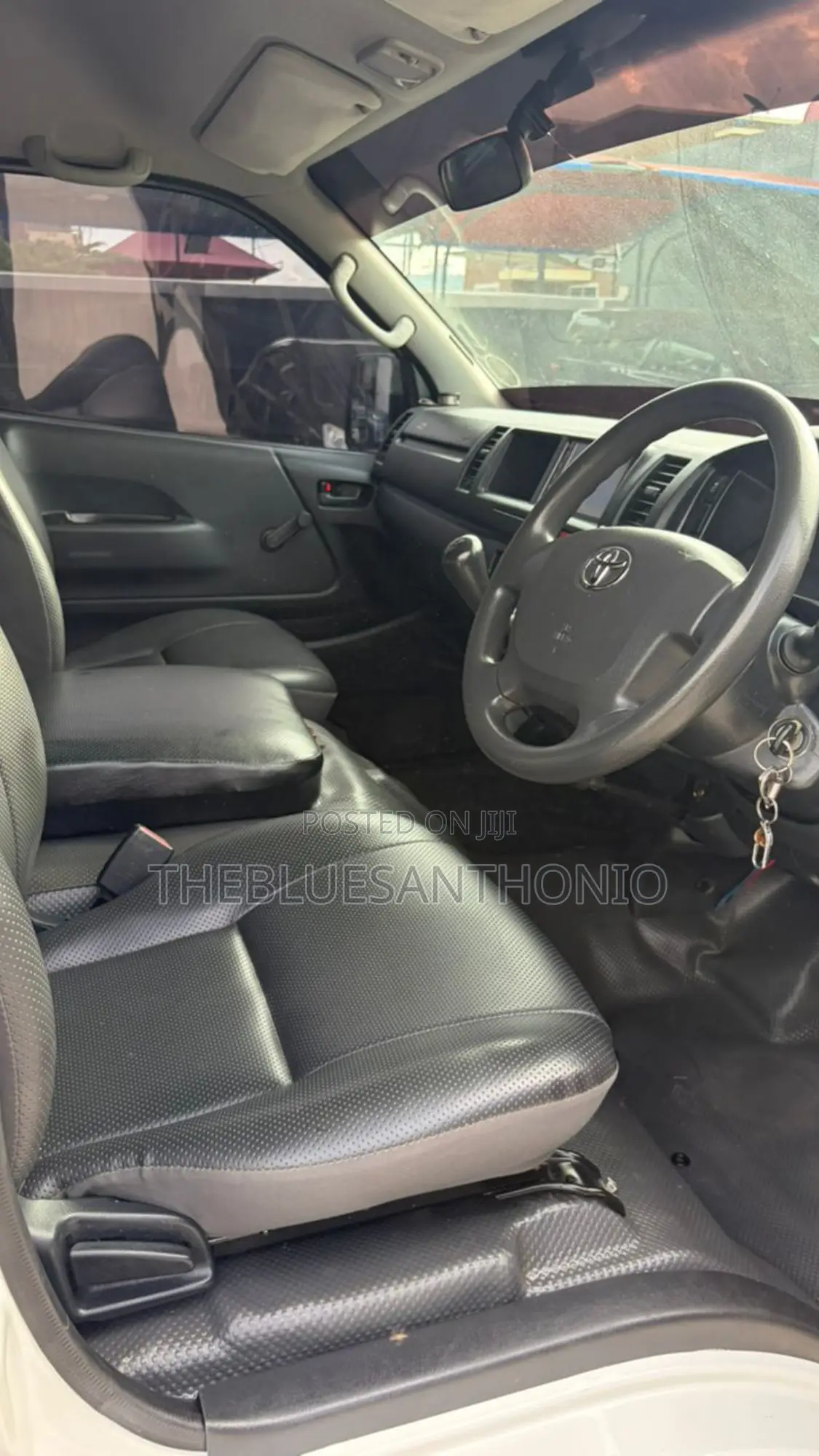 Toyota HiAce 2023 White