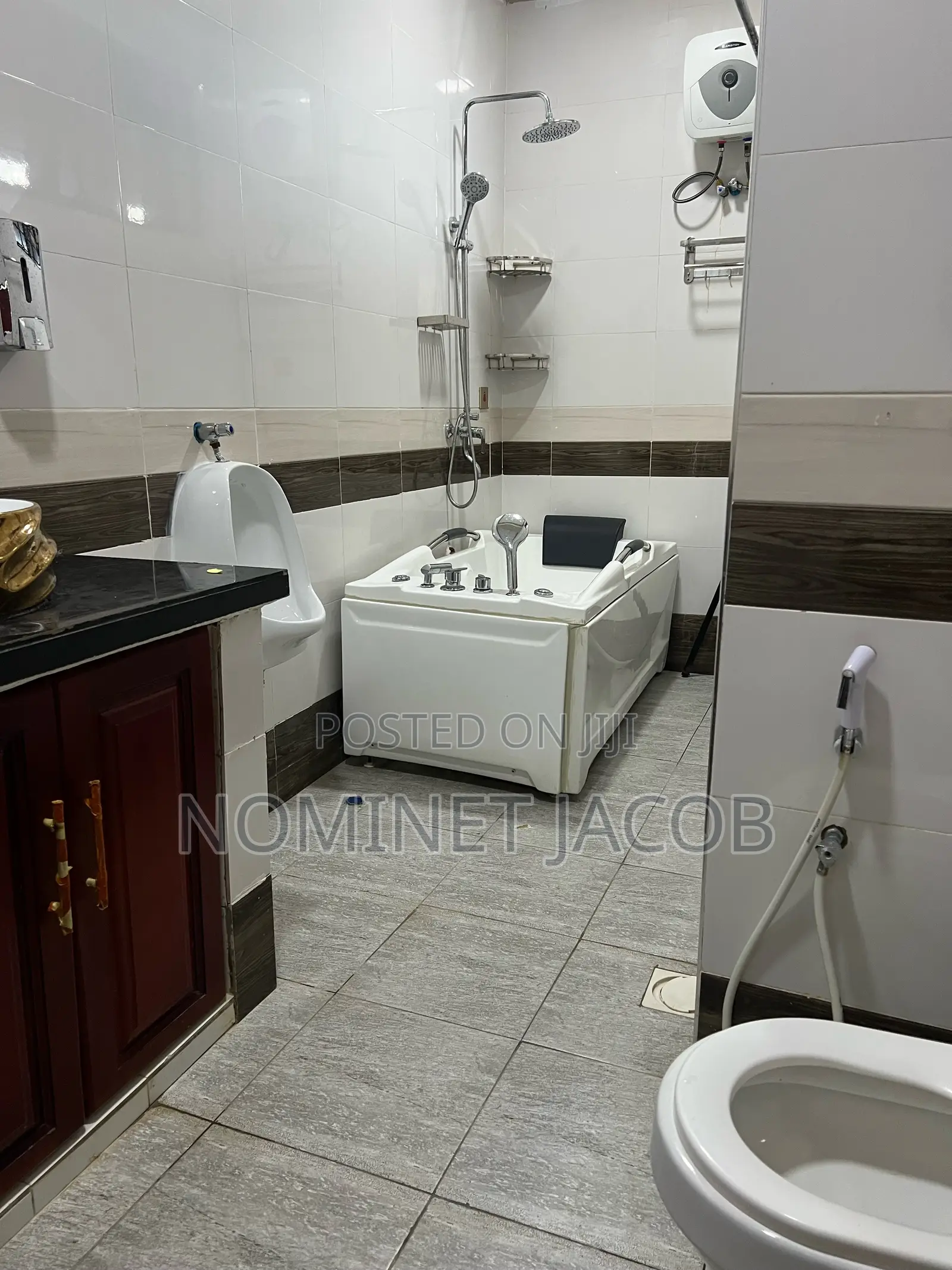 5bdrm House in Ununio Dar Es Salaam, Kunduchi for rent