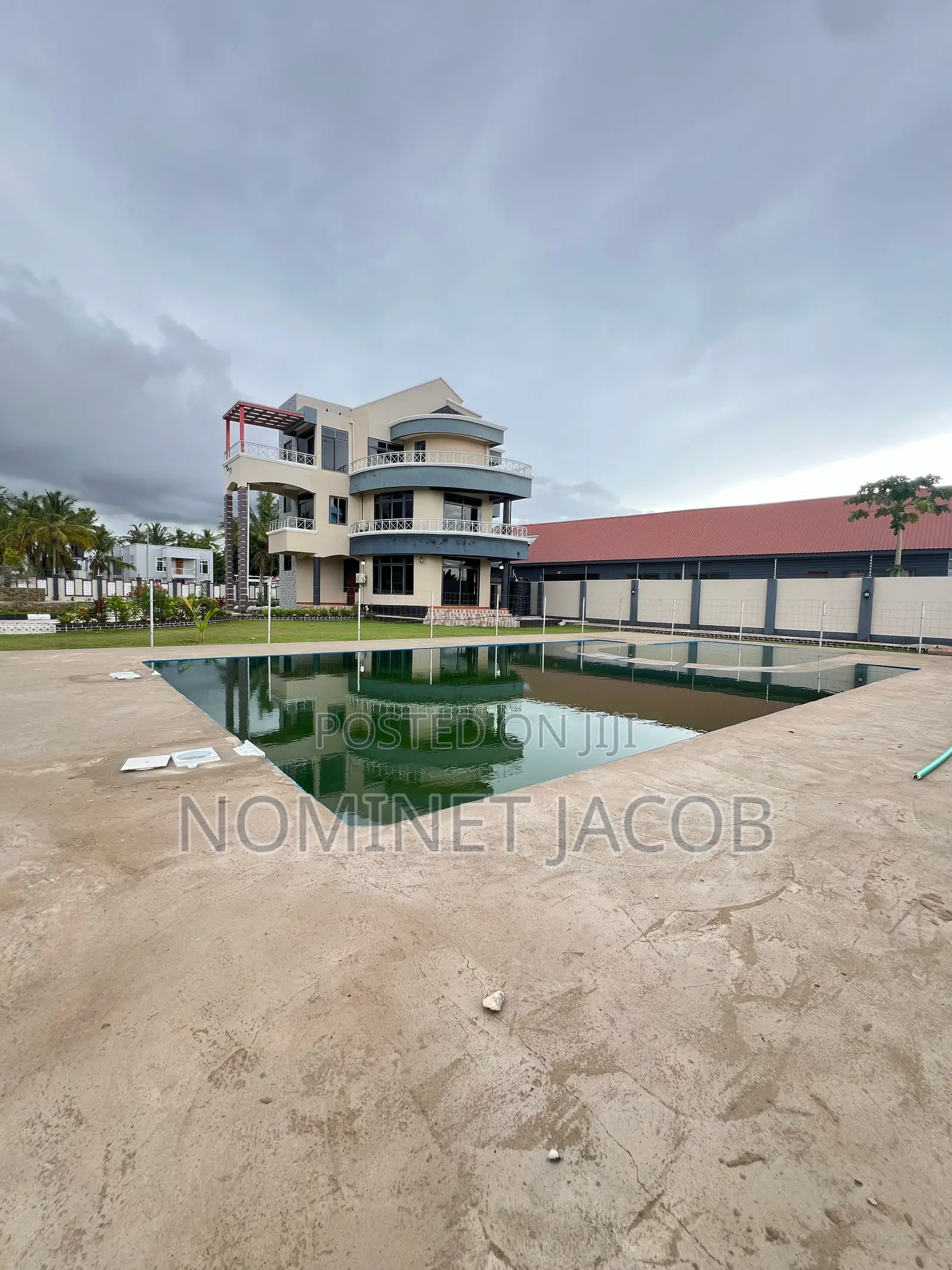 5bdrm House in Ununio Dar Es Salaam, Kunduchi for rent