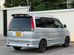Toyota Noah 2.0 AWD (8 Seater) 2003 Silver