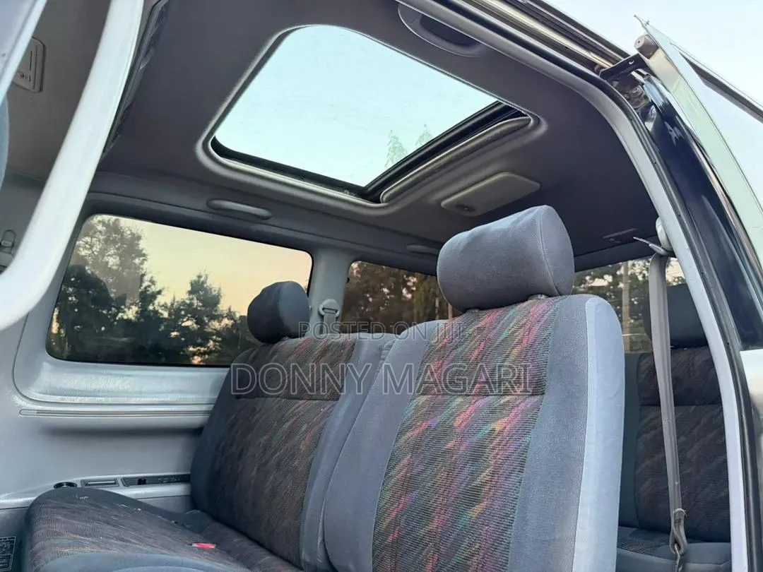 Toyota Noah 2.0 AWD (8 Seater) 2003 Silver