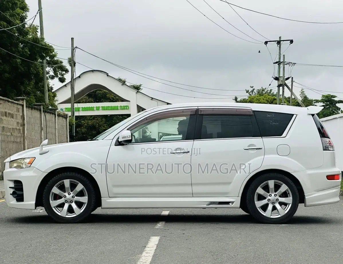 Mitsubishi Outlander 2010 Pearl