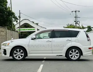 Mitsubishi Outlander 2010 Pearl