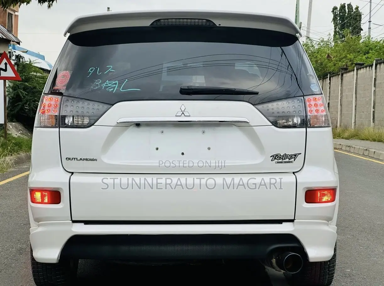 Mitsubishi Outlander 2010 Pearl