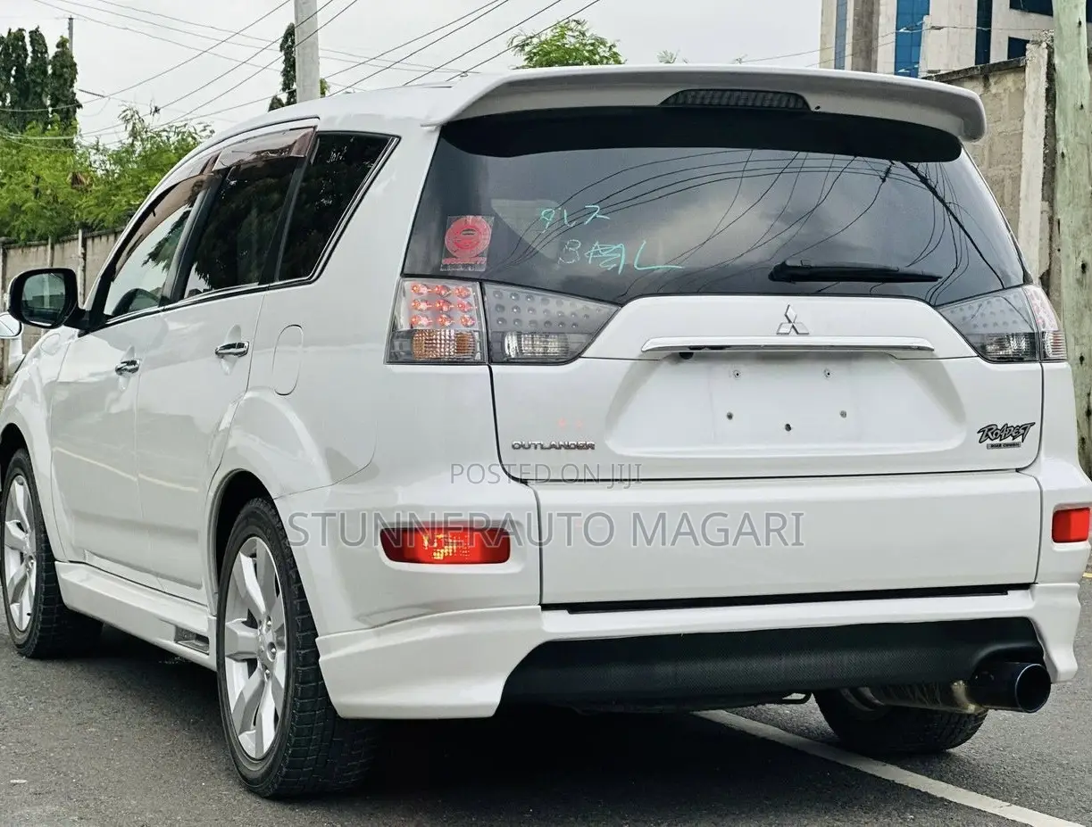 Mitsubishi Outlander 2010 Pearl