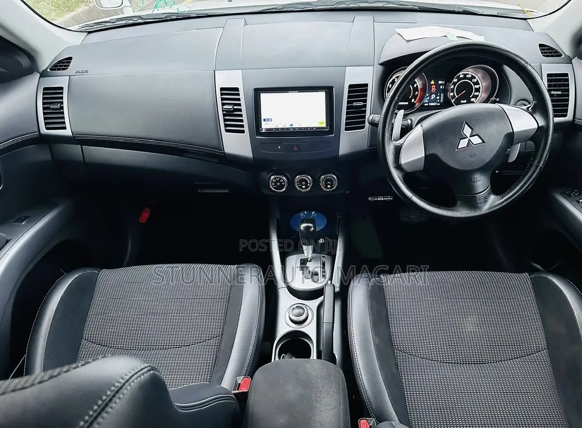 Mitsubishi Outlander 2010 Pearl