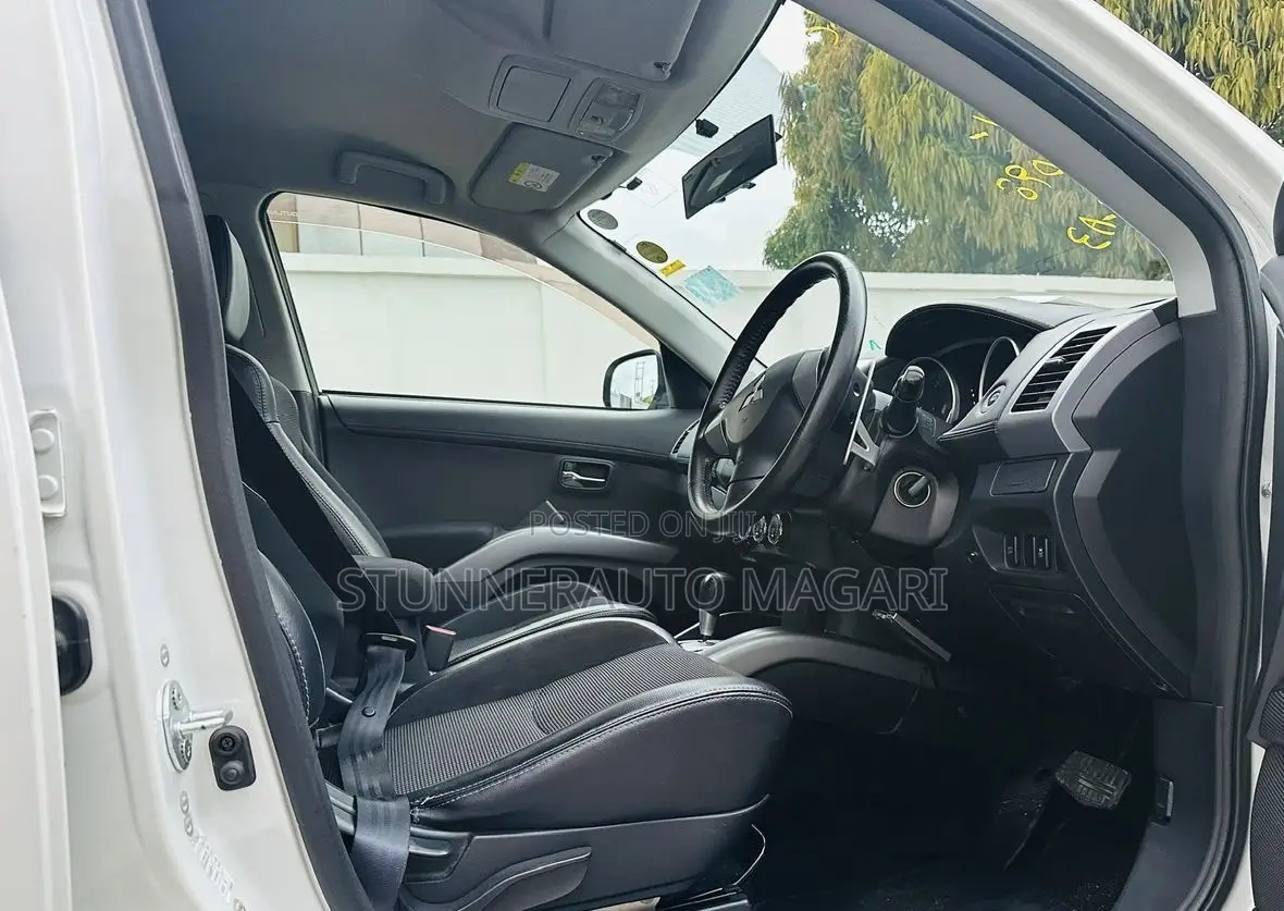 Mitsubishi Outlander 2010 Pearl