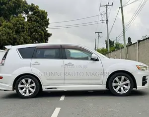 Mitsubishi Outlander 2010 Pearl