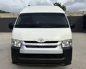 Toyota Quantum 2023 White