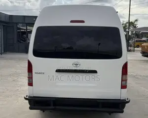 Toyota Quantum 2023 White