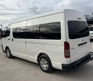 Toyota Quantum 2023 White