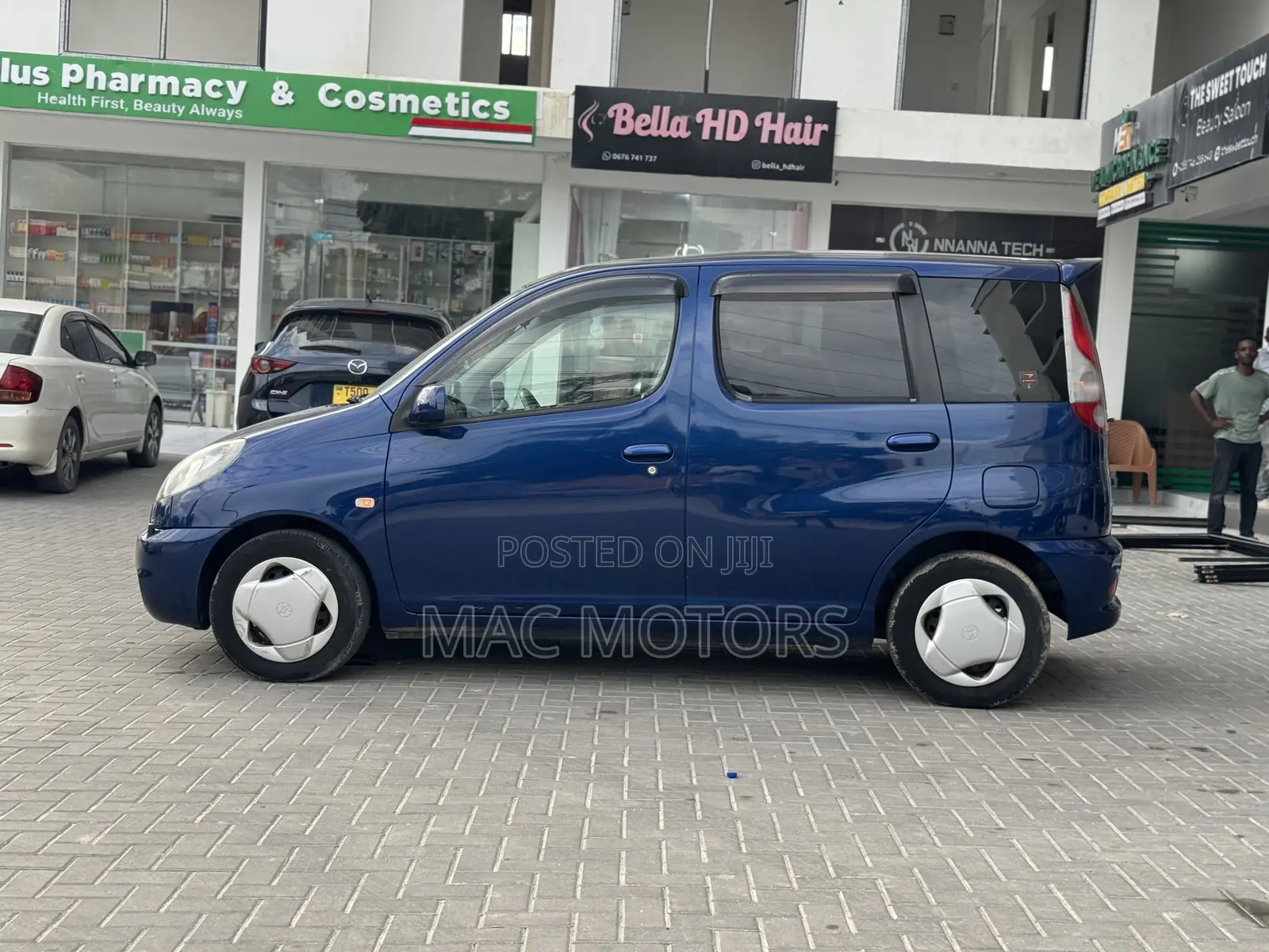Toyota Fun Cargo 2004 Blue