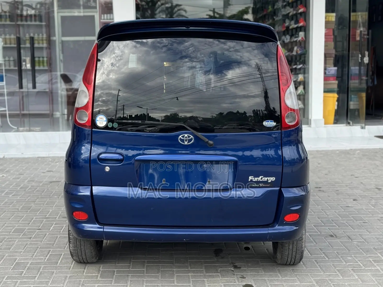 Toyota Fun Cargo 2004 Blue