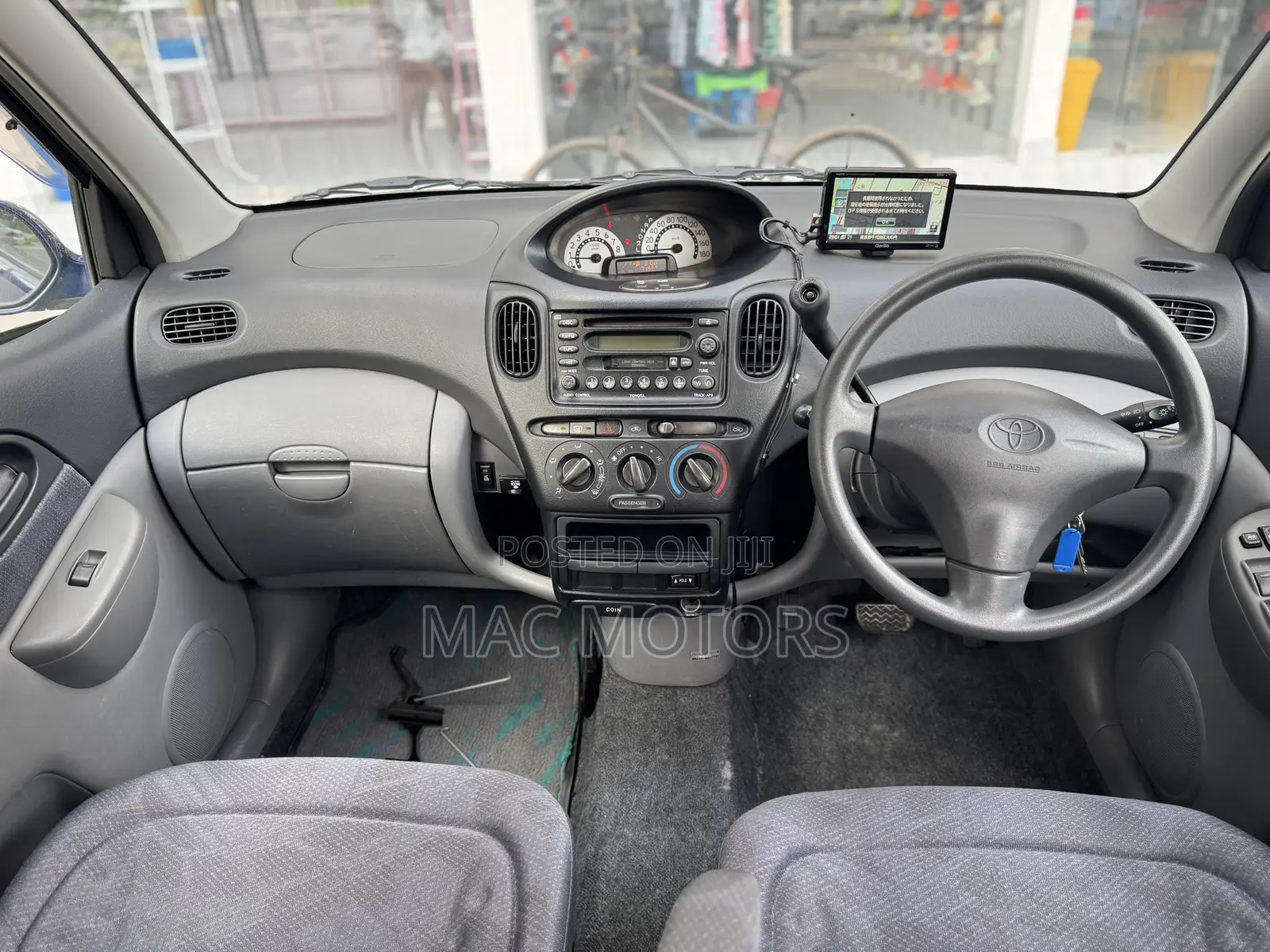 Toyota Fun Cargo 2004 Blue