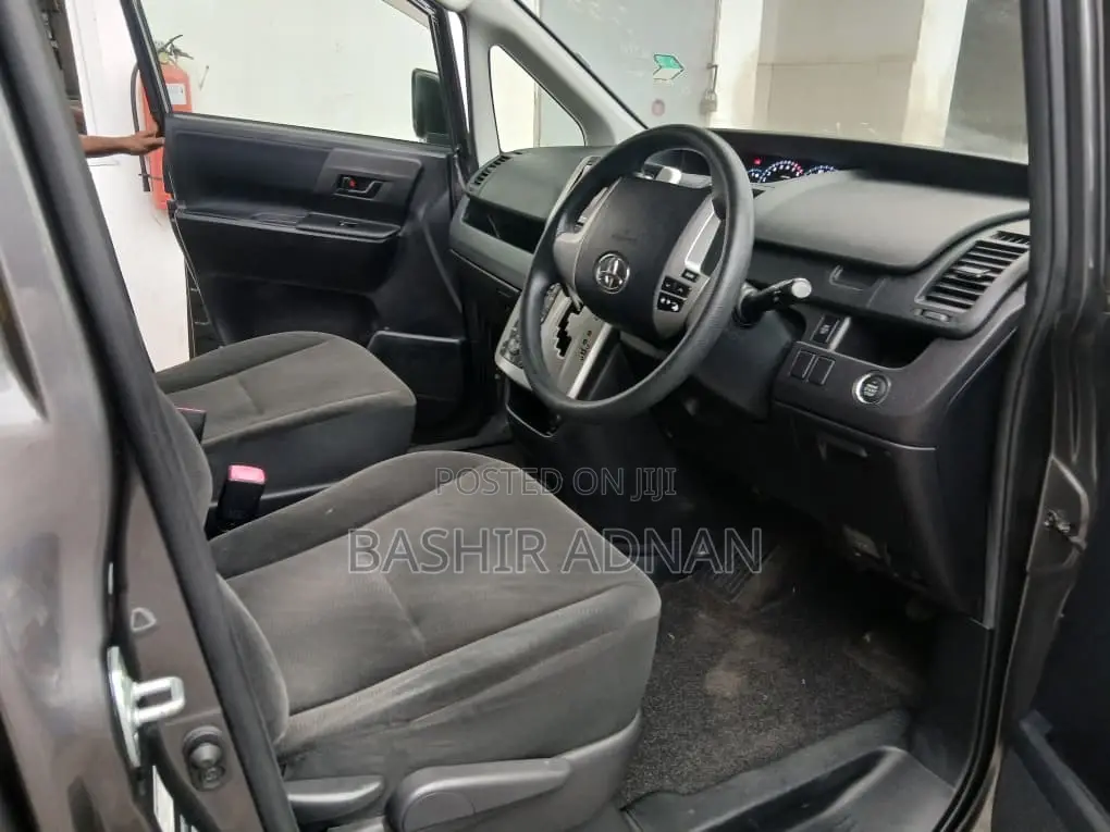 Toyota Voxy 2012 Gray