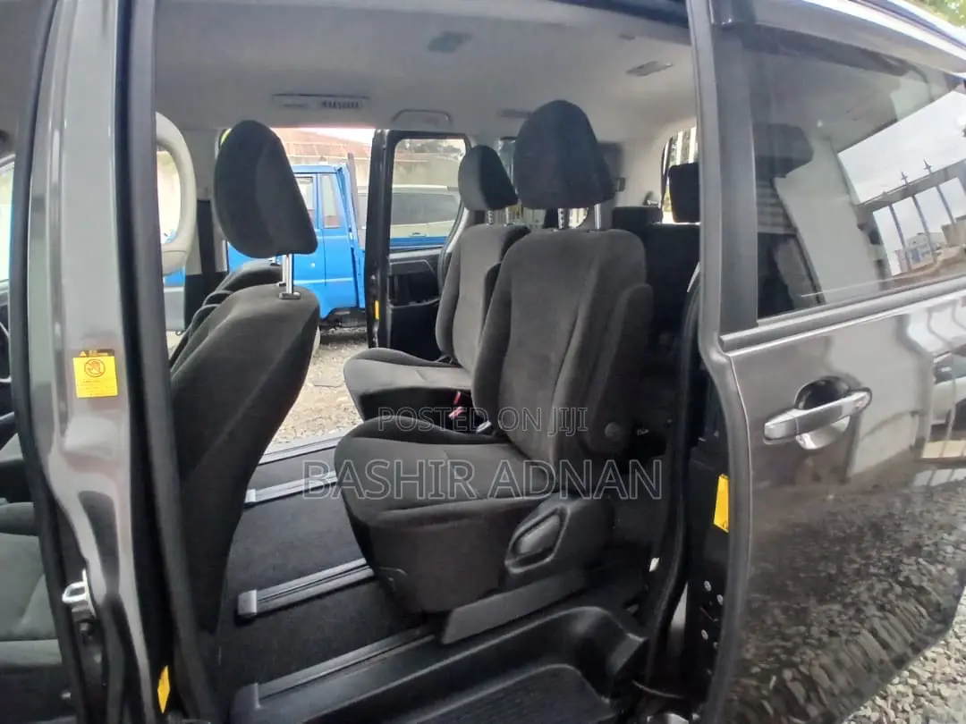 Toyota Voxy 2012 Gray