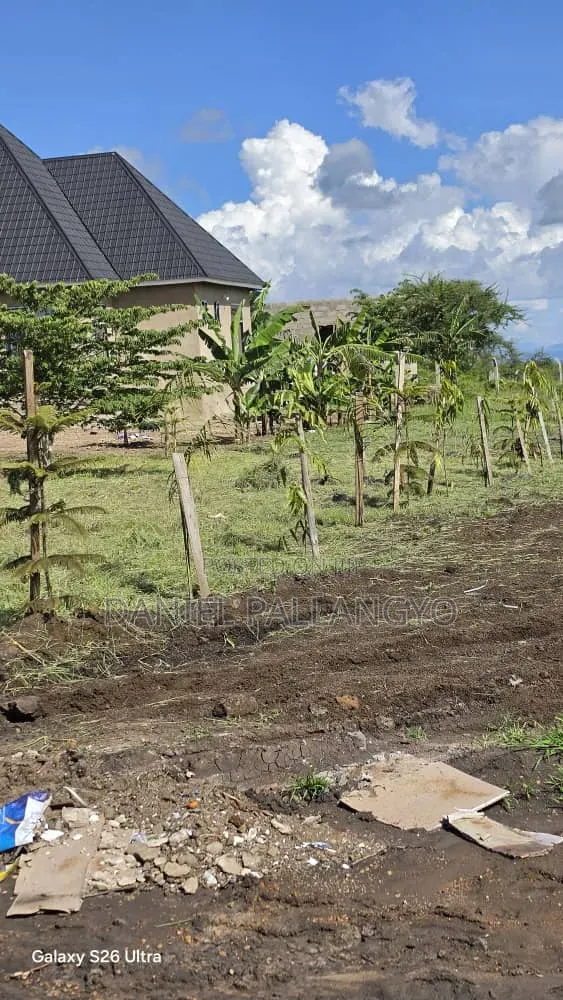 Viwanja Bora Ndani Ya Kikatiti 1.5 Km