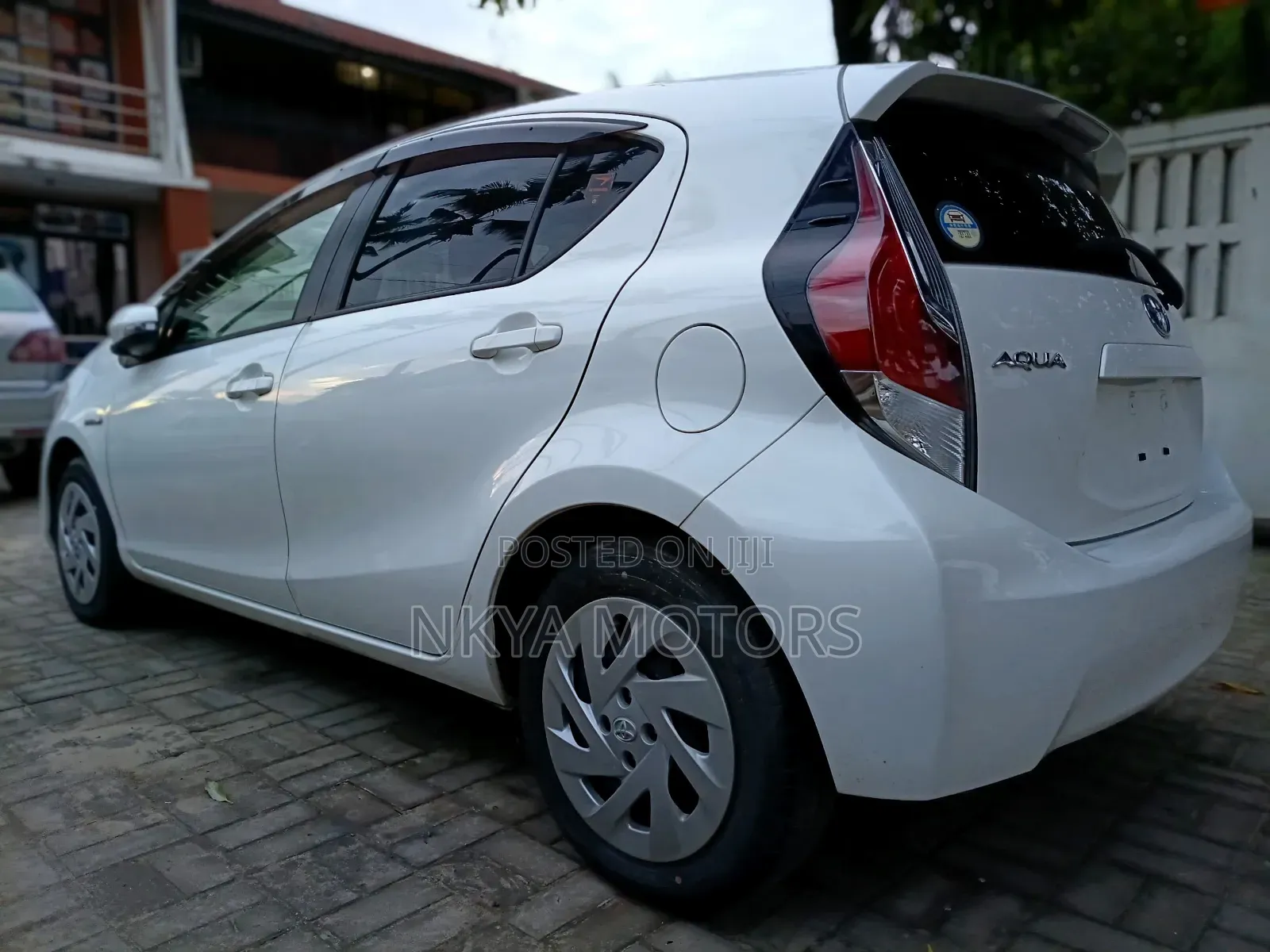 Toyota Aqua 2017 White