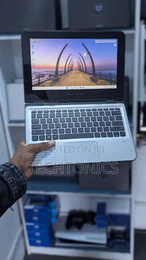 Laptop HP x360 310 G2 4GB Intel SSD 128GB
