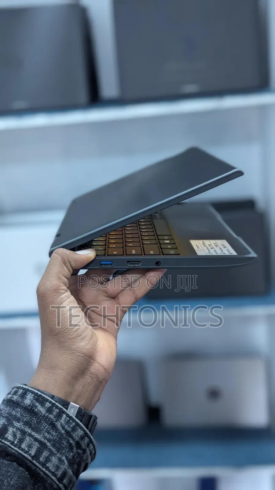 Laptop Lenovo 300e 8GB AMD SSD 128GB