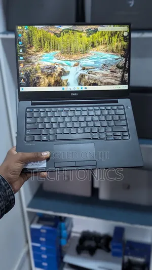 Laptop Dell Latitude 13 7370 8GB Intel Core i7 SSD 256GB
