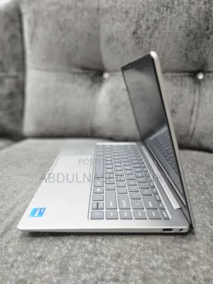 New Laptop HP 14-ep0063 8GB Intel Core i5 SSD 256GB