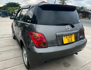 Toyota IST 2004 Gray
