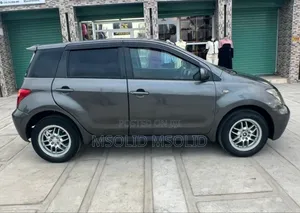 Toyota IST 2004 Gray