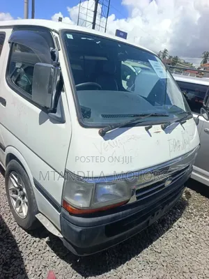 Toyota HiAce 2002 White
