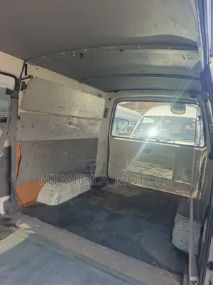 Toyota HiAce 2002 White