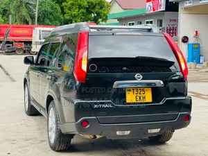 Nissan X-Trail 2012 Black