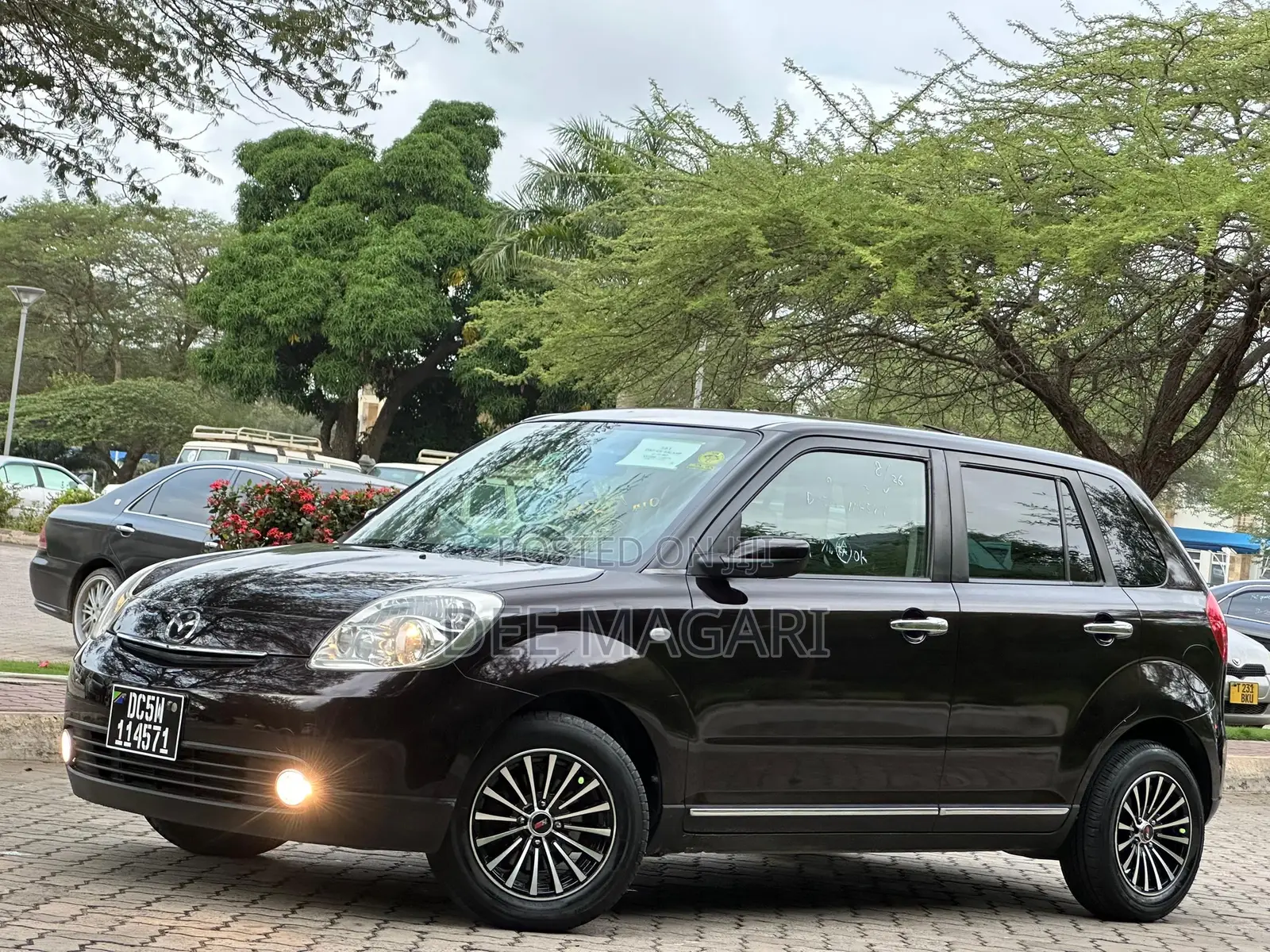 Mazda Verisa 2005 Black