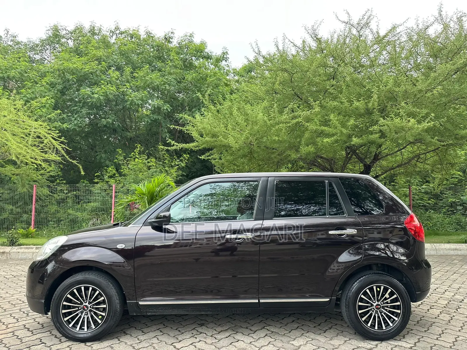 Mazda Verisa 2005 Black