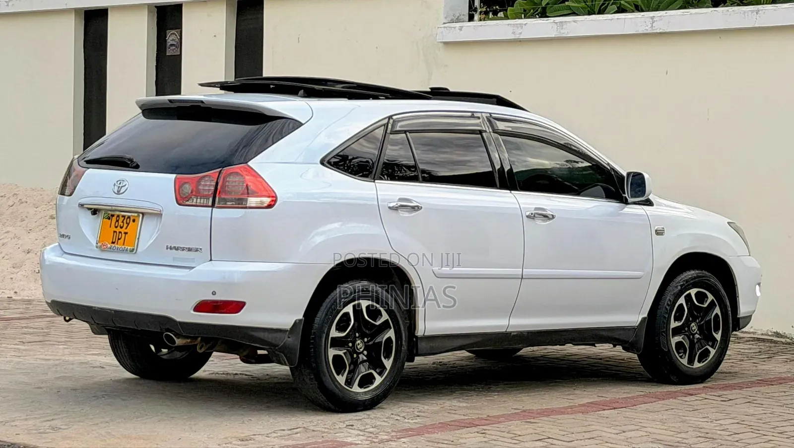 Toyota Harrier 2006 White