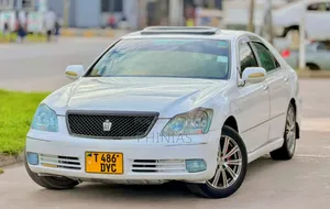 Toyota Crown Royale 2005 White