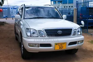Toyota Land Cruiser 2002 White