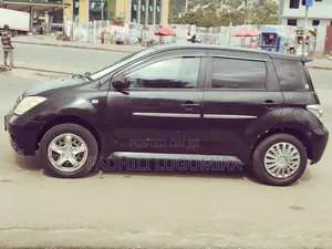 Toyota IST 2003 Black