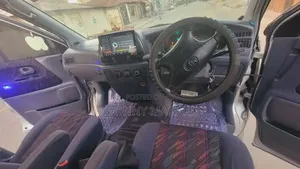 Toyota Noah 2003 Silver