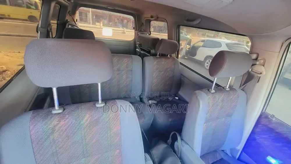 Toyota Noah 2003 Silver