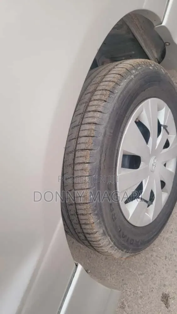Toyota Noah 2003 Silver