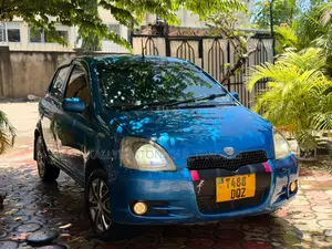 Toyota Vitz 2004 Blue
