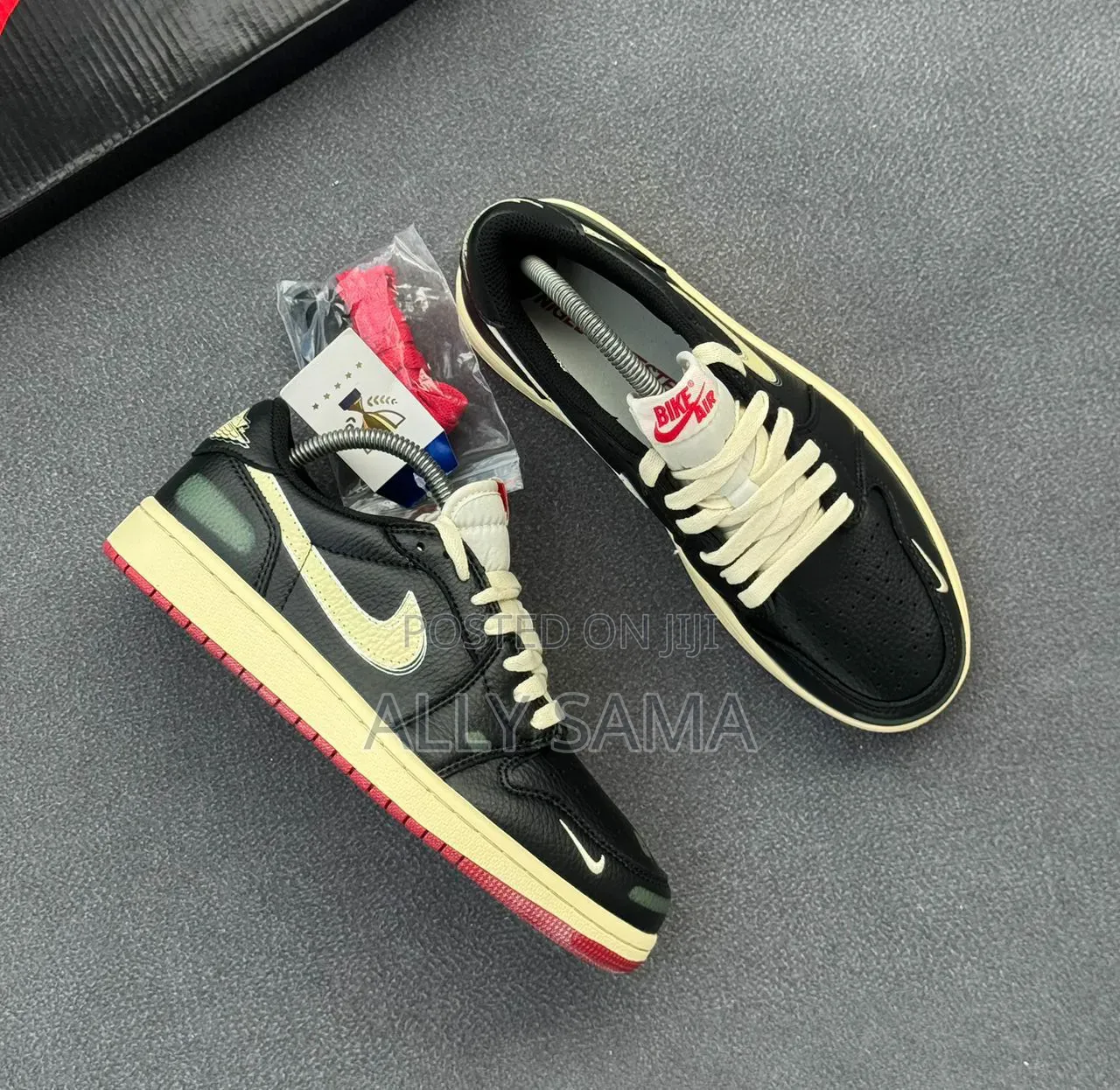 Men's Sneakers Jordan 1 Low Cut Material Leather